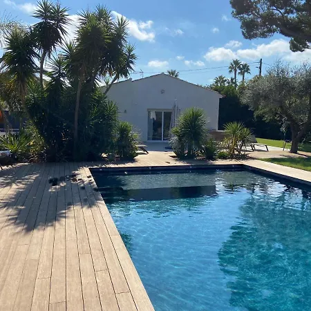 De La Dame Oda ve Kahvaltı Saint-Tropez
