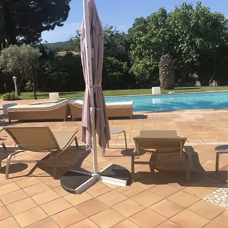 De La Dame Oda ve Kahvaltı Saint-Tropez