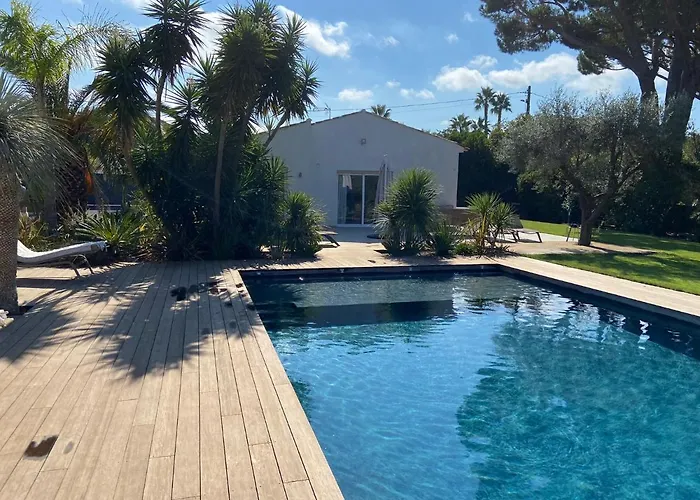 De La Dame Oda ve Kahvaltı Saint-Tropez
